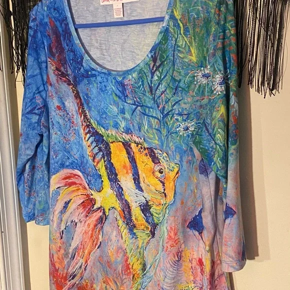 Colorful Fish Print 3/4 Sleeve Top - Picture 2 of 9